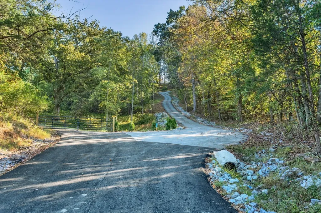 1000 Hogans Branch Road Hendersonville TN 37075