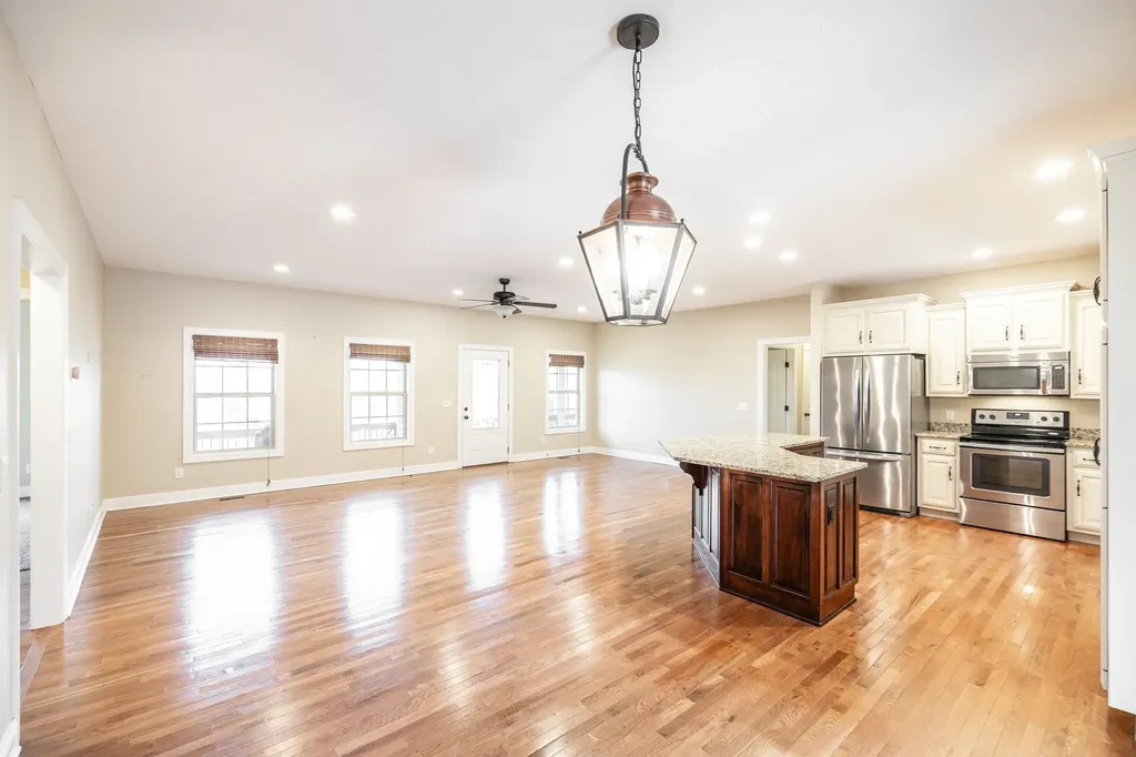 525 Bridle Path Lane Hartsville TN 37074