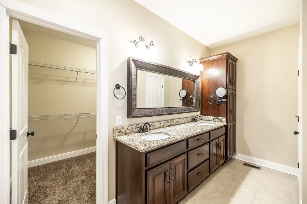 525 Bridle Path Lane Hartsville TN 37074