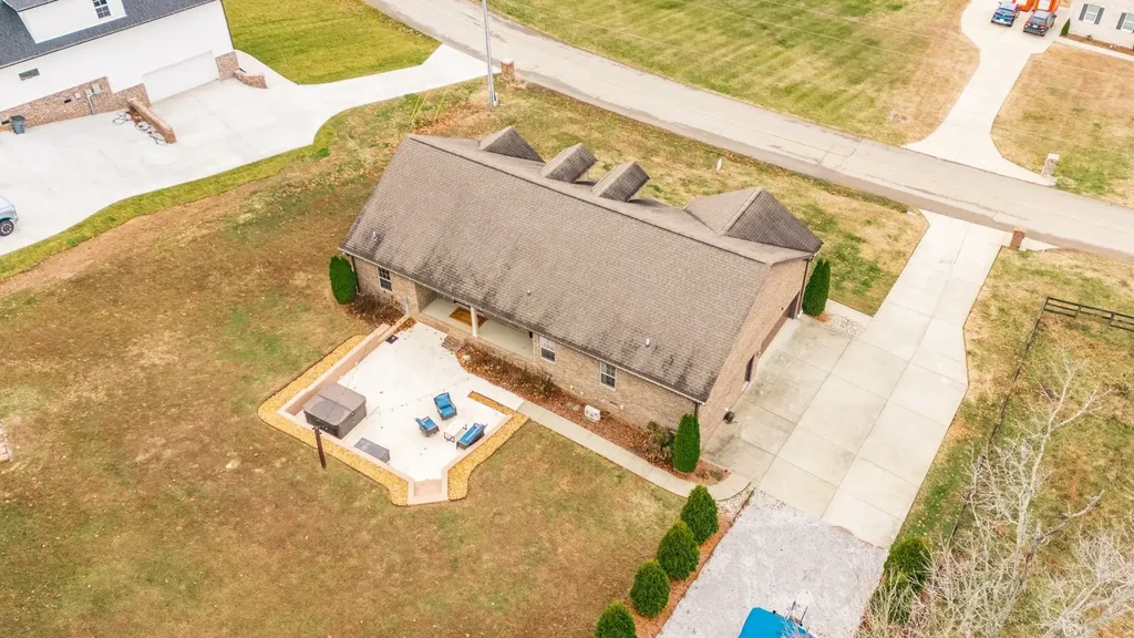 525 Bridle Path Lane Hartsville TN 37074