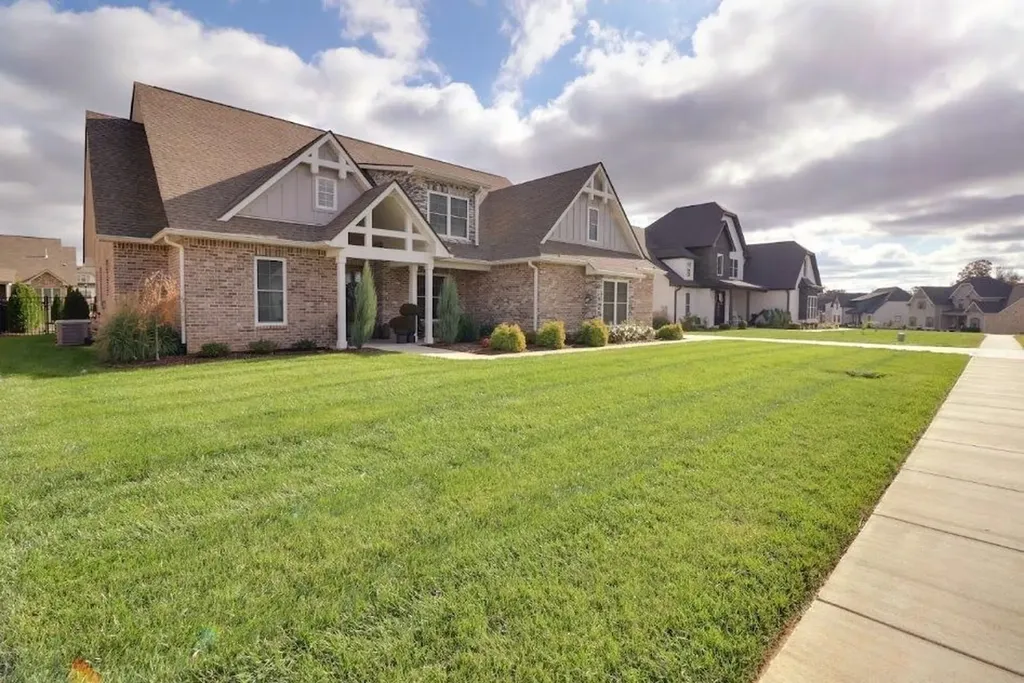 437 Sheas Way Clarksville TN 37043