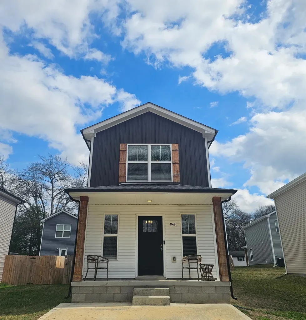 943 Wall Street Clarksville TN 37040