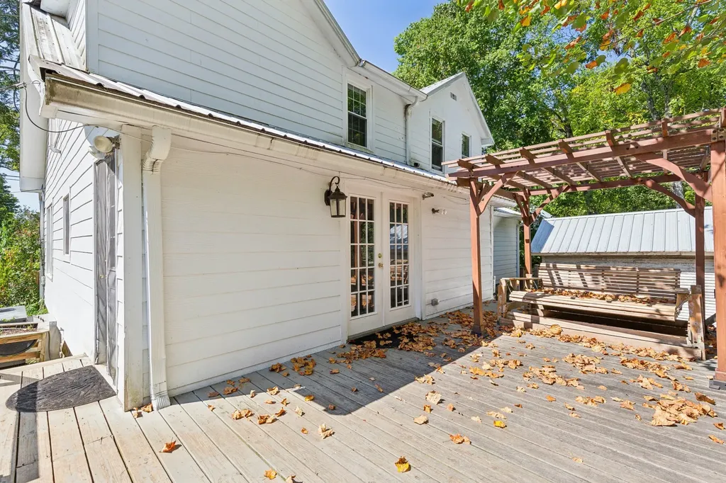 831 3rd Street Tracy City TN 37387