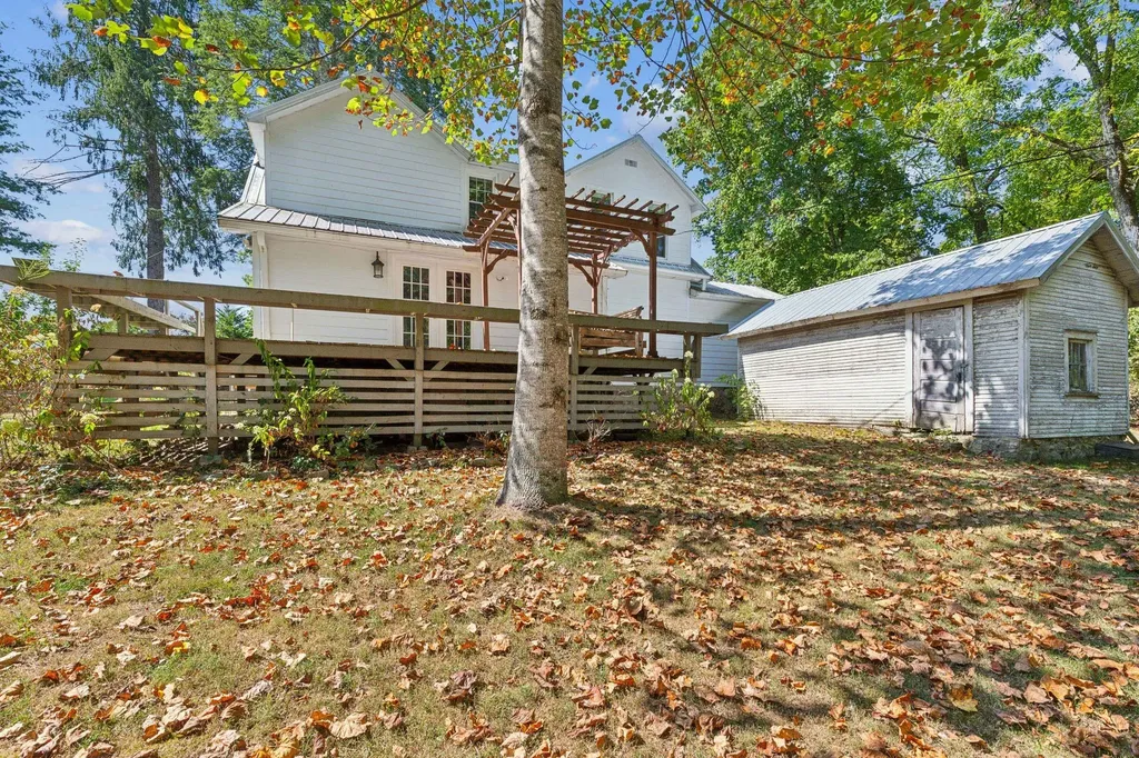 831 3rd Street Tracy City TN 37387