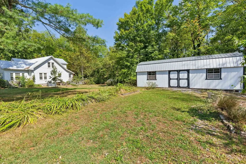 831 3rd Street Tracy City TN 37387