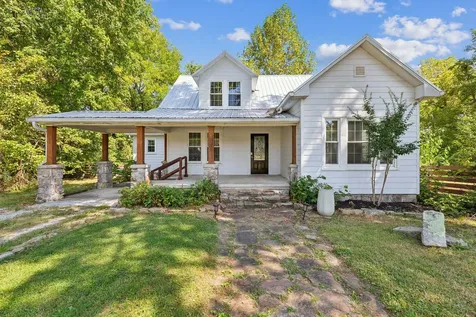 831 3RD Street Tracy City TN 37387