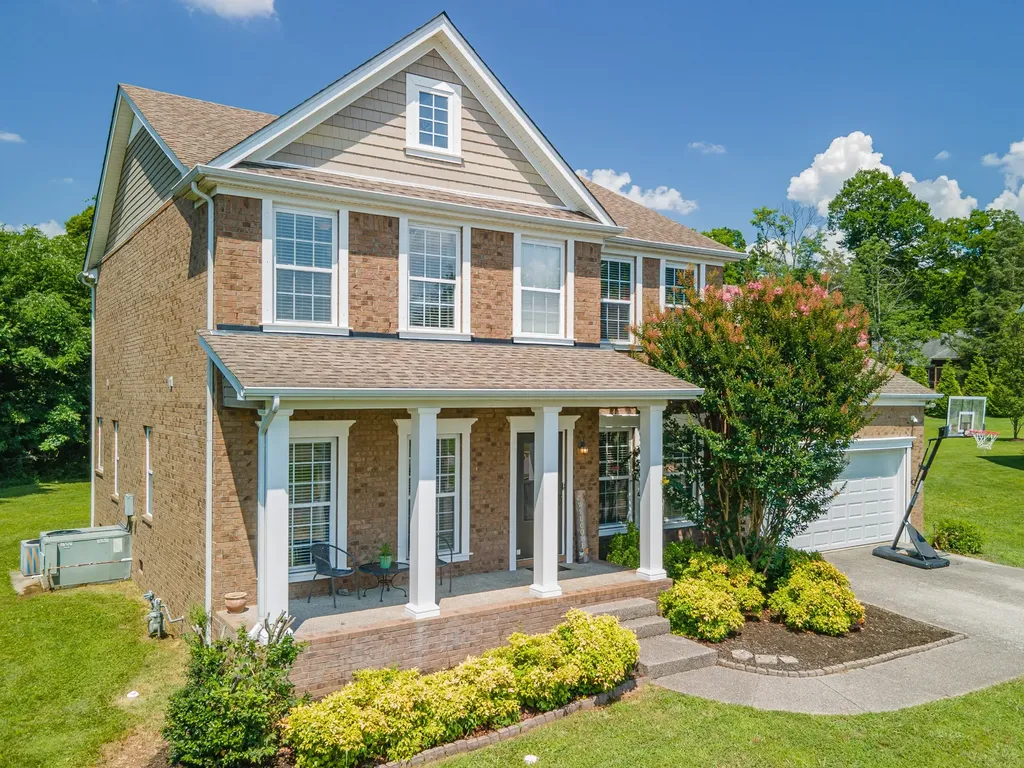 2045 Hawks Nest Court Hermitage TN 37076