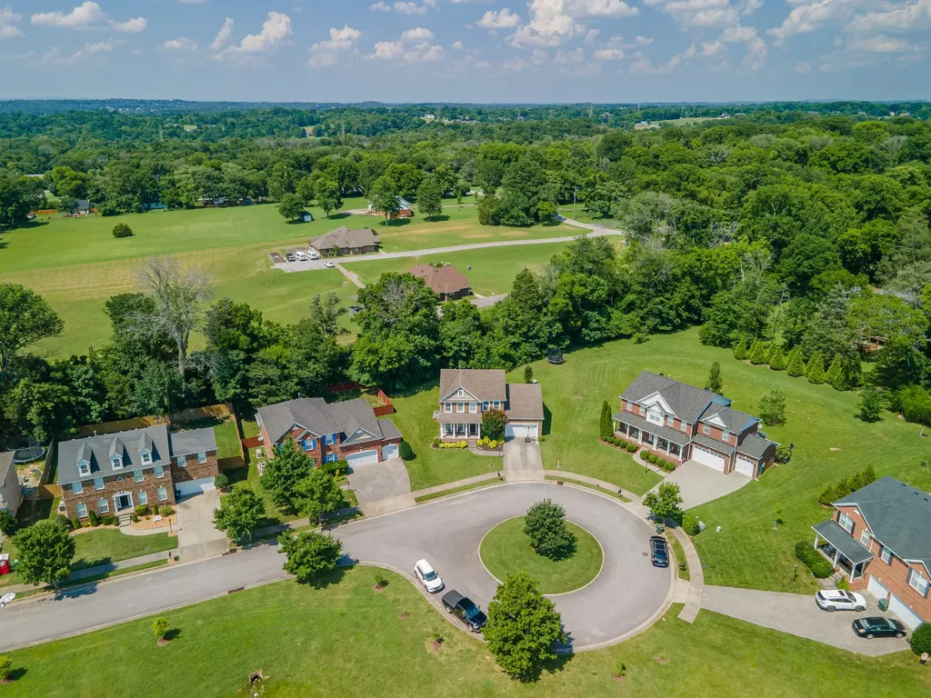 2045 Hawks Nest Court Hermitage TN 37076