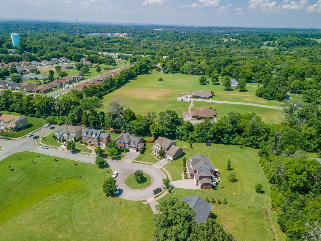2045 Hawks Nest Court Hermitage TN 37076