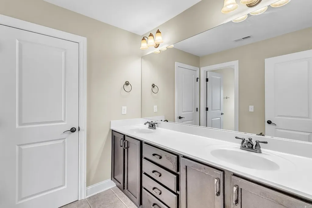 8381 Georgetown Bay Drive Ooltewah TN 37363