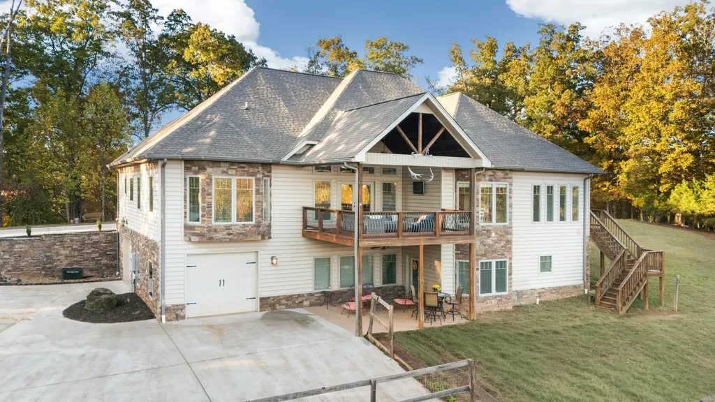549 Old Bacon Road, NE Charleston TN 37310