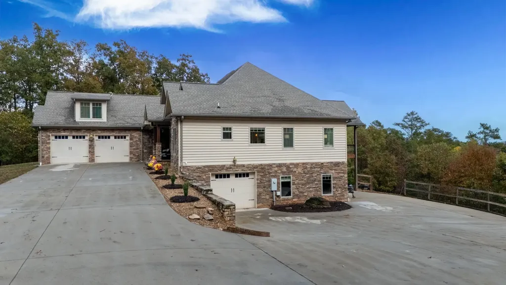 549 Old Bacon Road, NE Charleston TN 37310