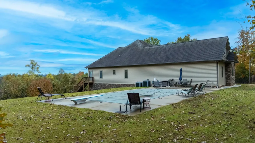 549 Old Bacon Road, NE Charleston TN 37310