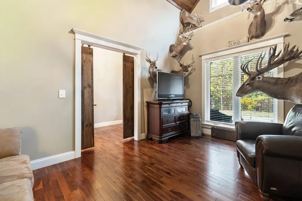 549 Old Bacon Road, NE Charleston TN 37310