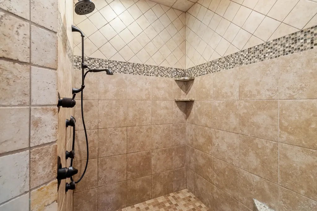 549 Old Bacon Road, NE Charleston TN 37310
