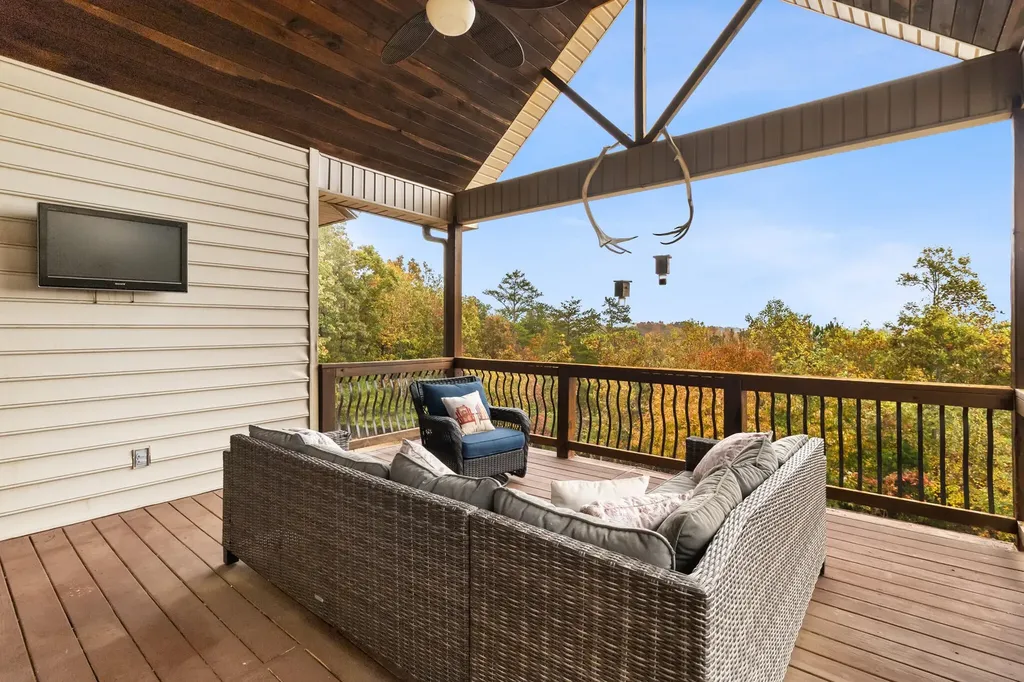 549 Old Bacon Road, NE Charleston TN 37310