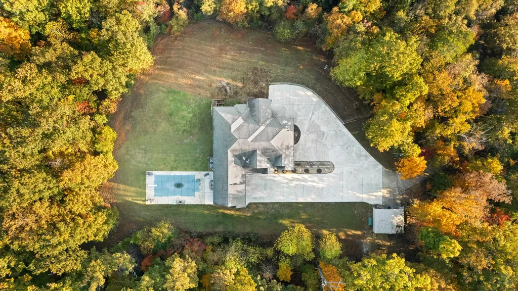 549 Old Bacon Road, NE Charleston TN 37310