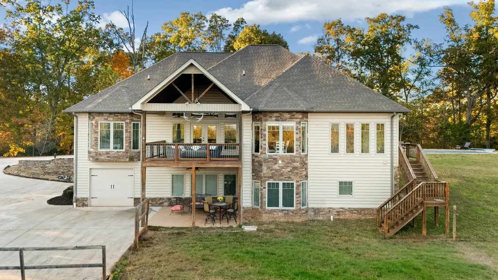 549 Old Bacon Road, NE Charleston TN 37310