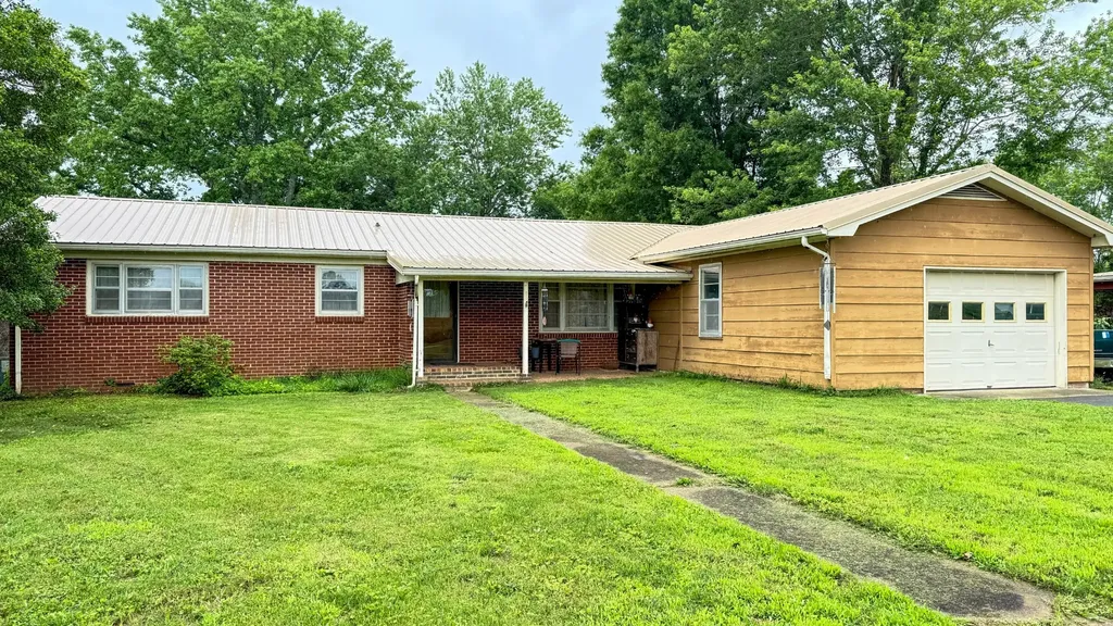 283 Old Huntsville Road Fayetteville TN 37334