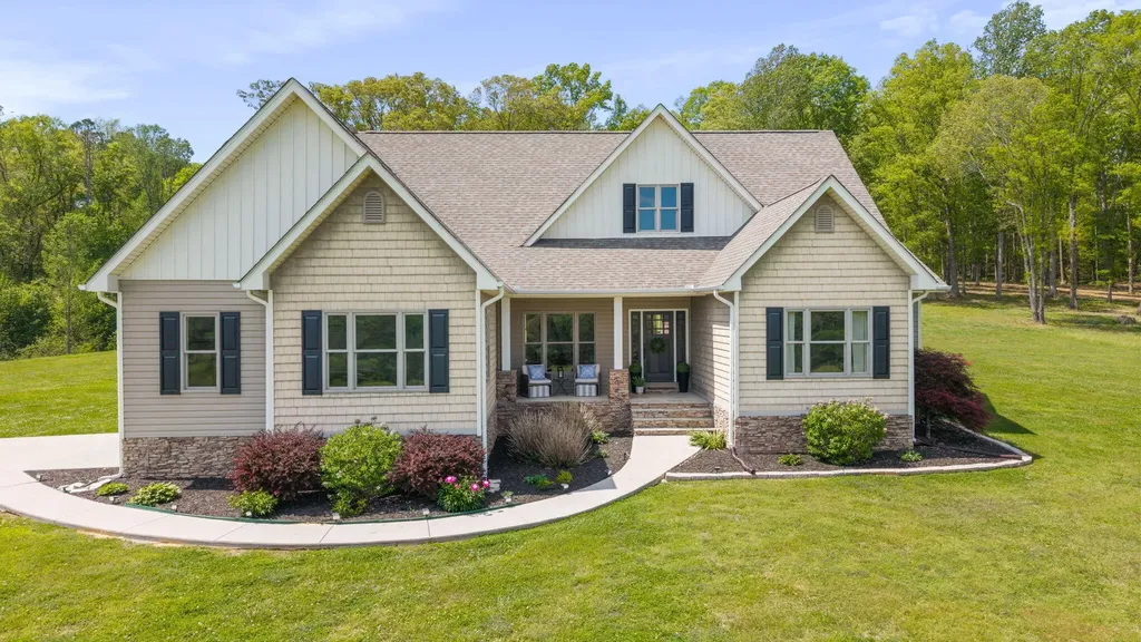 1809 County Road 50 Riceville TN 37370