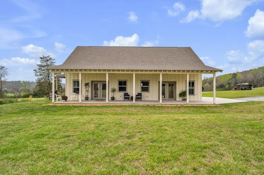 1809 County Road 50 Riceville TN 37370