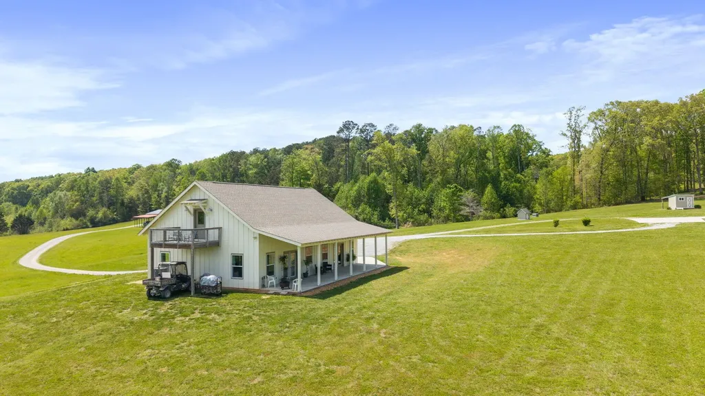1809 County Road 50 Riceville TN 37370