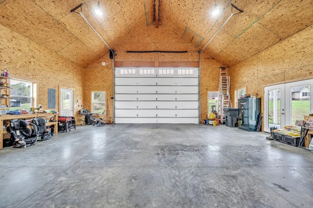 1809 County Road 50 Riceville TN 37370