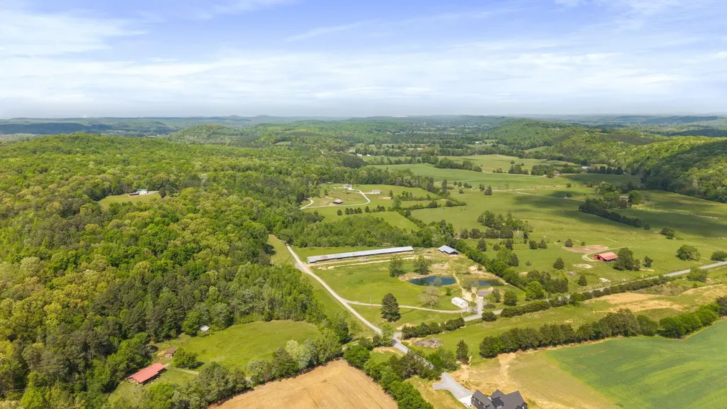 1809 County Road 50 Riceville TN 37370