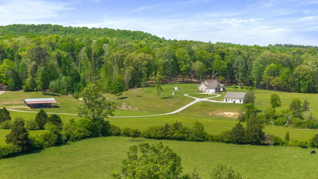 1809 County Road 50 Riceville TN 37370
