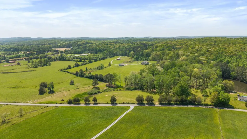 1809 County Road 50 Riceville TN 37370