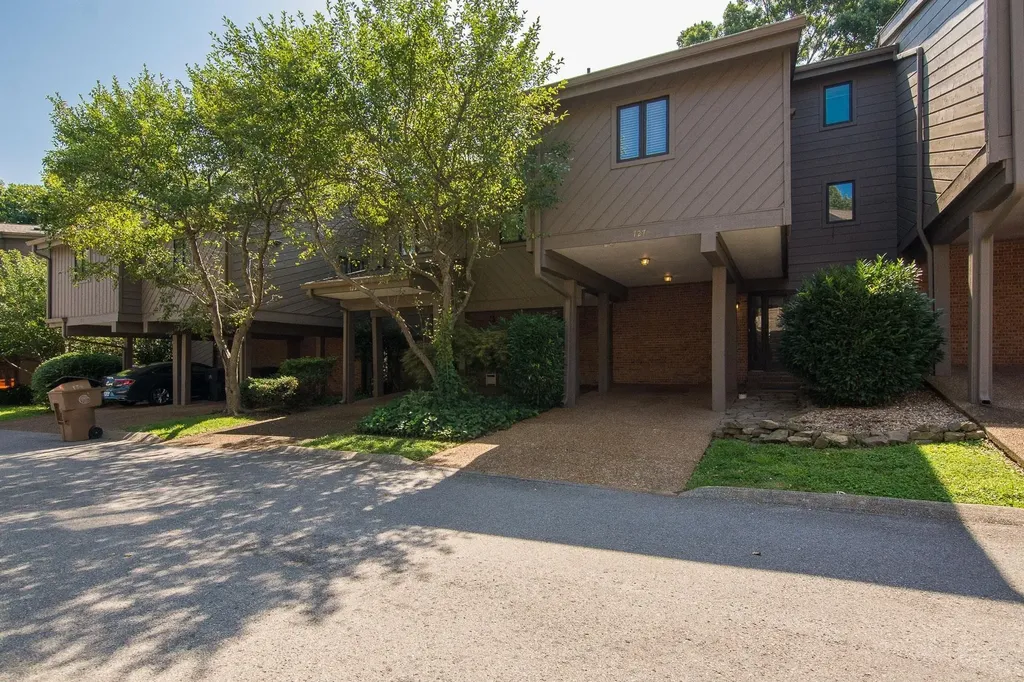 727 Harpeth Trace Drive Nashville TN 37221