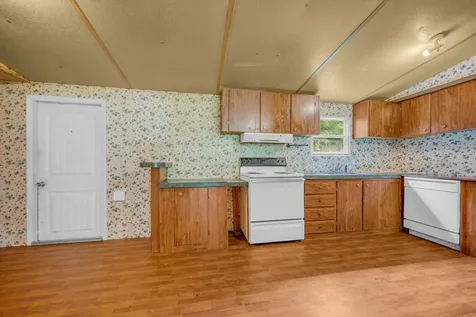 1005 Briarwood Drive Charlotte TN 37036