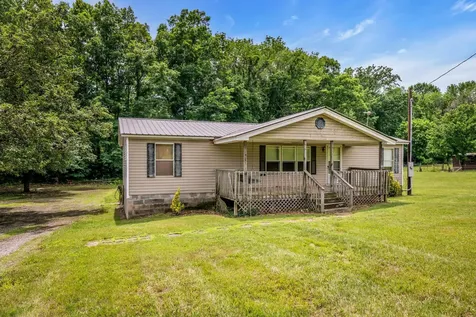 1005 Briarwood Drive Charlotte TN 37036