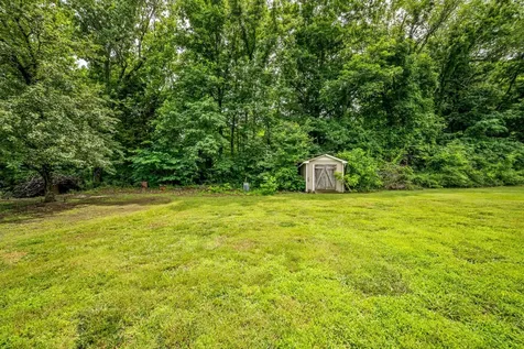 1005 Briarwood Drive Charlotte TN 37036
