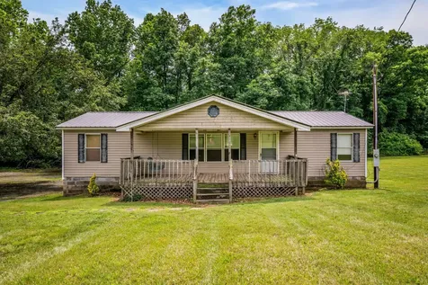 1005 Briarwood Drive Charlotte TN 37036