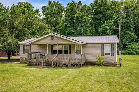1005 Briarwood Drive Charlotte TN 37036