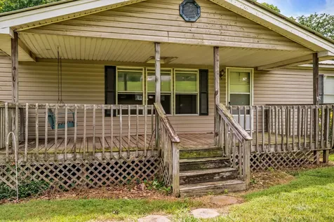 1005 Briarwood Drive Charlotte TN 37036