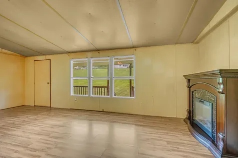 1005 Briarwood Drive Charlotte TN 37036
