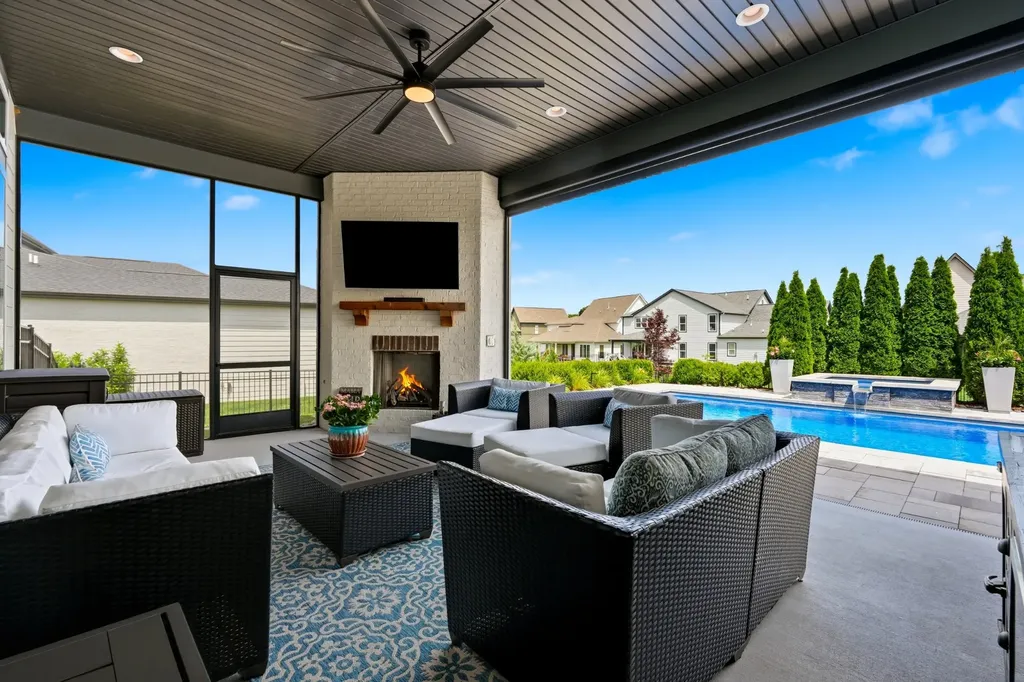 7068 Balcolm Court College Grove TN 37046