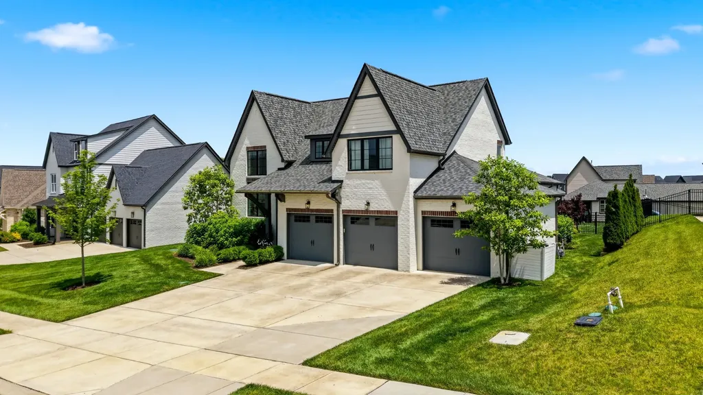 7068 Balcolm Court College Grove TN 37046