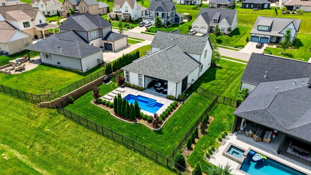 7068 Balcolm Court College Grove TN 37046