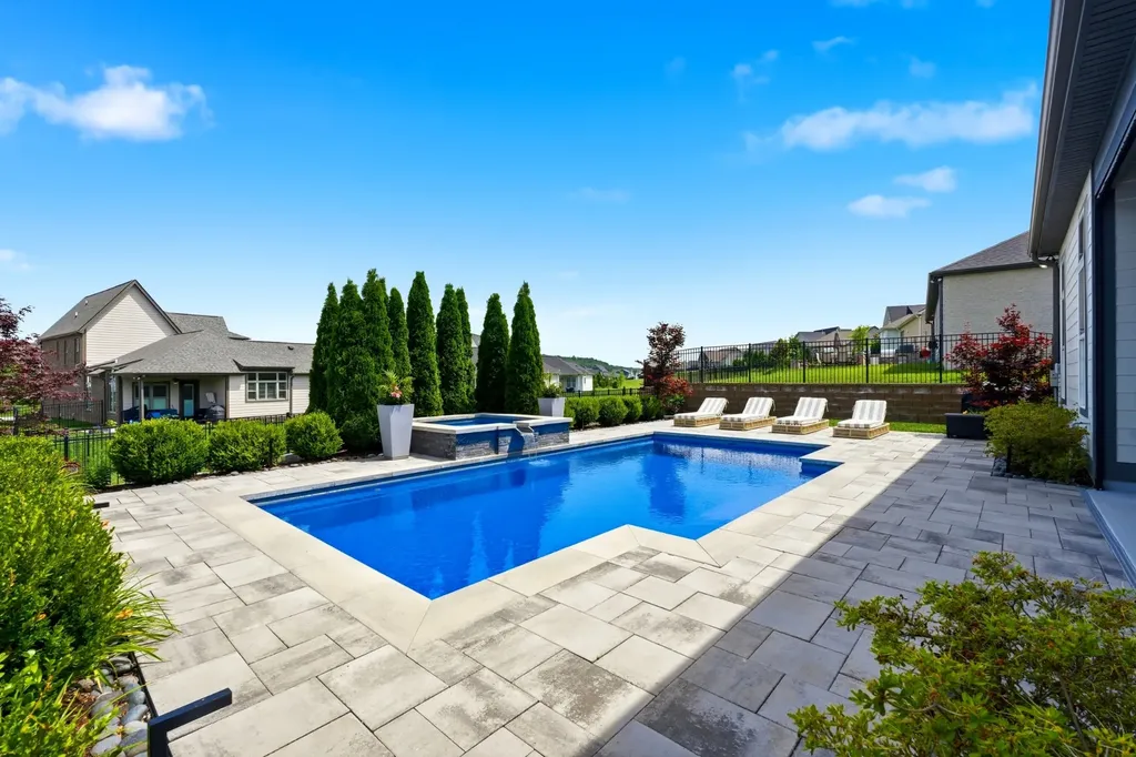 7068 Balcolm Court College Grove TN 37046
