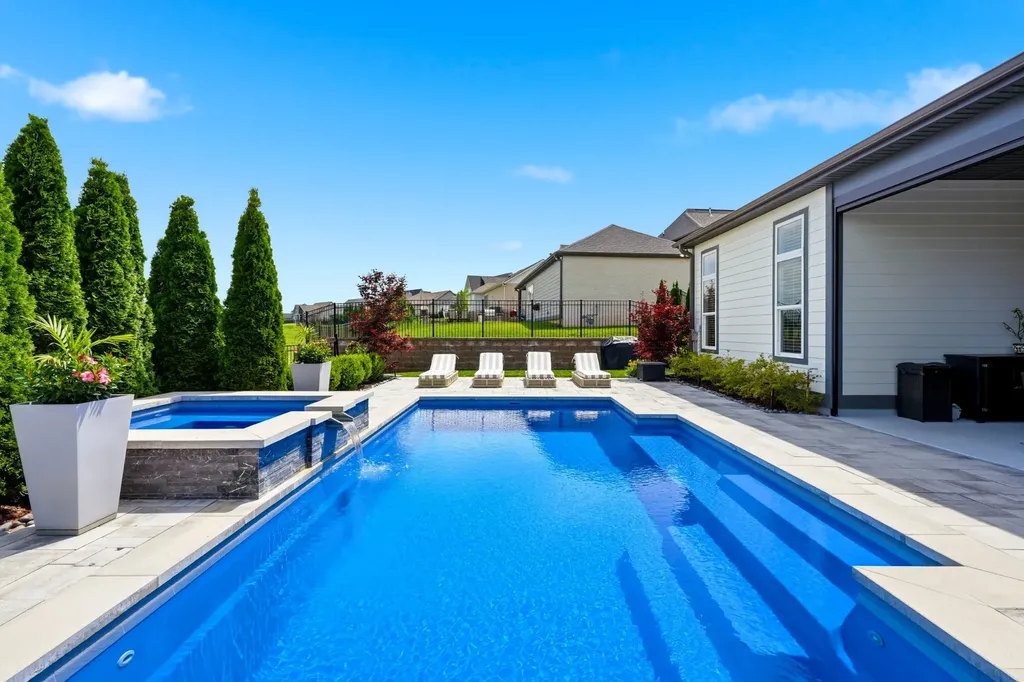 7068 Balcolm Court College Grove TN 37046