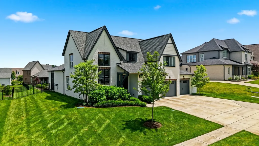 7068 Balcolm Court College Grove TN 37046