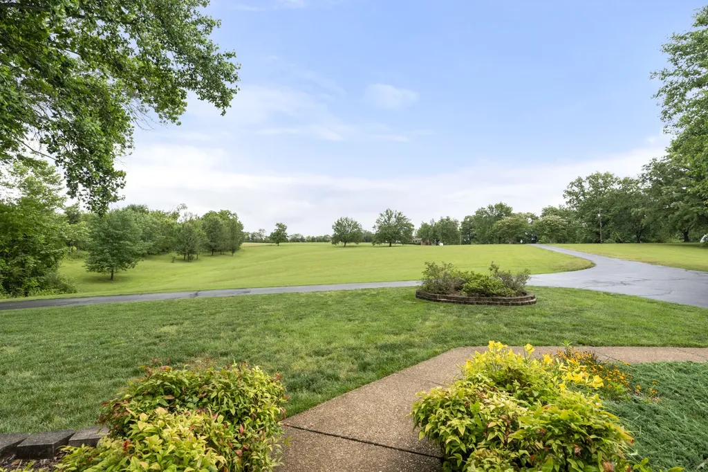 1100 Mill Road Dickson TN 37055
