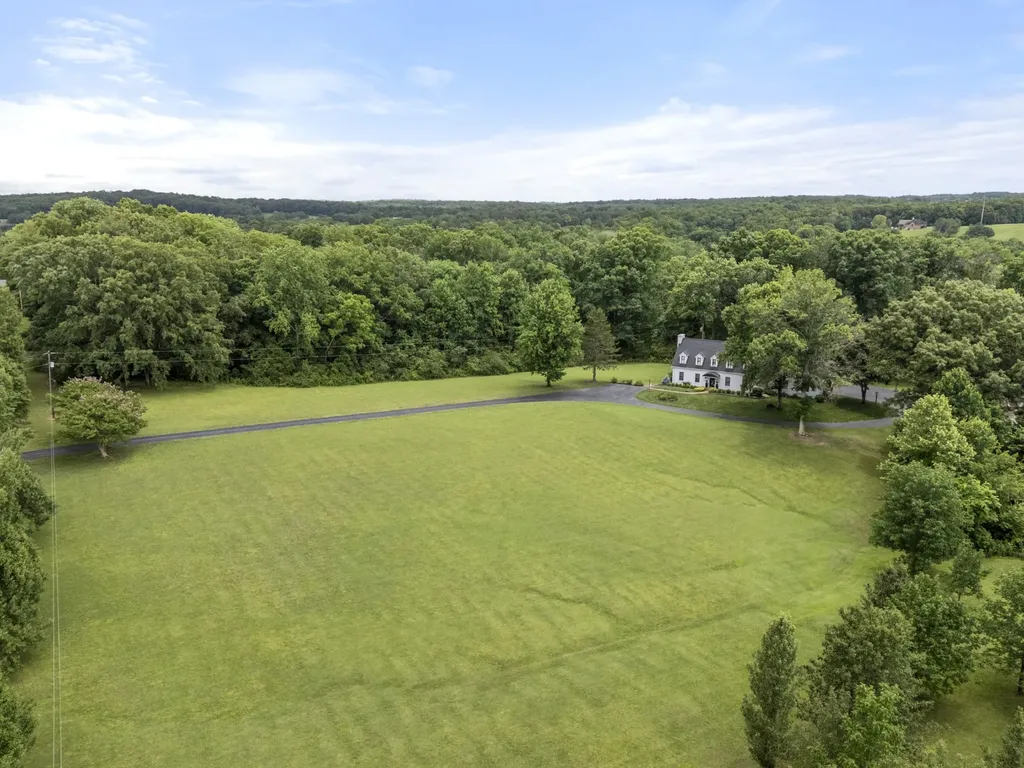 1100 Mill Road Dickson TN 37055