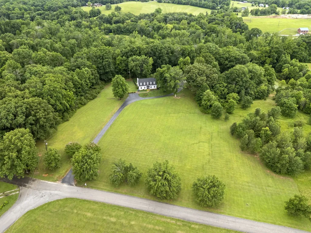 1100 Mill Road Dickson TN 37055
