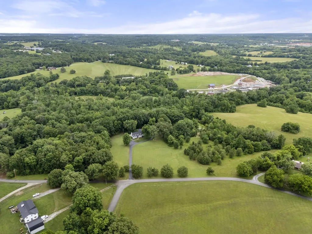 1100 Mill Road Dickson TN 37055
