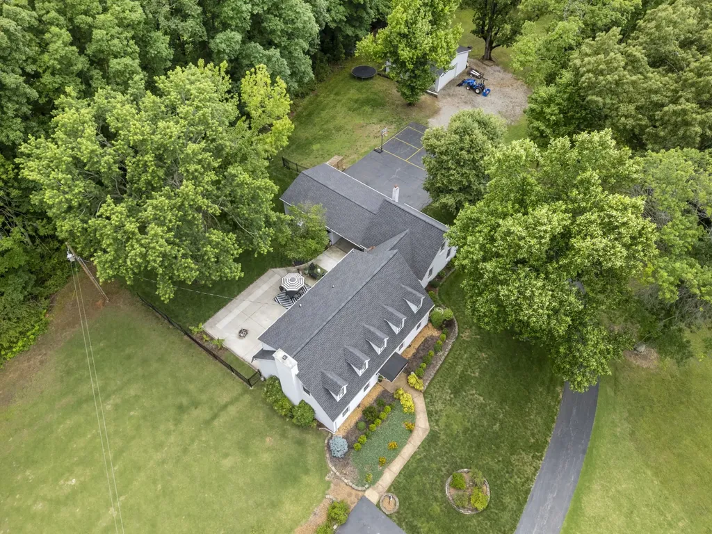 1100 Mill Road Dickson TN 37055