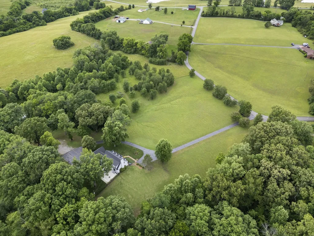 1100 Mill Road Dickson TN 37055